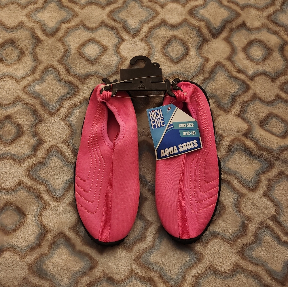 Girls size small water shoes